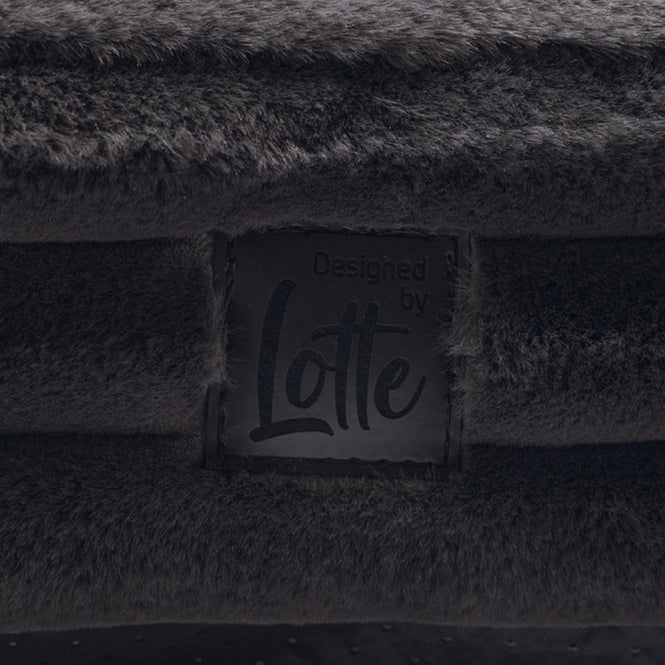Designed by Lotte Hundekissen Reza - Anthrazit
