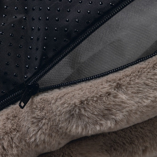 Designed by Lotte Hundekissen Reza - Beige